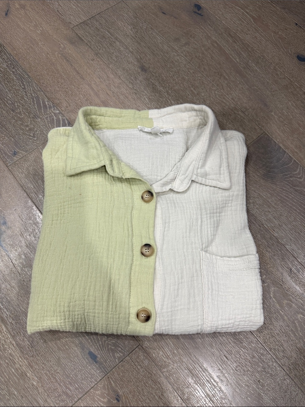 heyday Two-Tone Button-Down Shirt — Light Green & Cream
